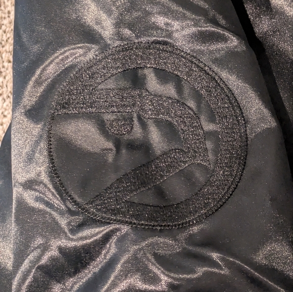 NWT Mitchell & Ness Hardwood Classic Jacket Size XL Atlanta Hawks NBA BLACKOUT - Picture 13 of 13